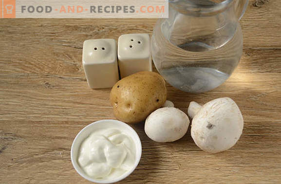Pommes de terre aux champignons au four avec de la crème sure - un plat aromatique et nutritif. Recette pas à pas de la photo de l'auteur: pommes de terre au four aux champignons