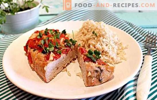 La feuille de dinde est le plat de fête idéal! Les 10 meilleures recettes de dinde en papillote: au sarrasin, aux pommes de terre, aux carottes et aux ananas