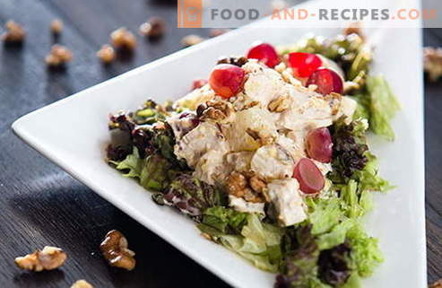 Les meilleures recettes sont les salades au poulet et aux noix. Comment bien et savoureux préparer une salade au poulet et aux noix.