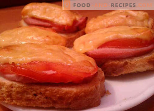 Sandwichs chauds avec saucisses, fromage, œufs, tomates - les meilleures recettes. Comment faire cuire des sandwichs chauds dans le four, dans la casserole et au micro-ondes.