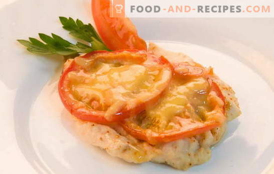 Recettes pour filet de poulet avec tomates et fromage au four. Cuire un filet de poulet avec des tomates et du fromage au four, c'est simple et rapide!