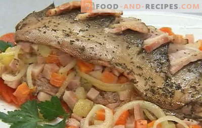 A variety of recipes of pink salmon with carrots and onions: stewed, baked. Pink salmon with carrots and onions in the oven and pan