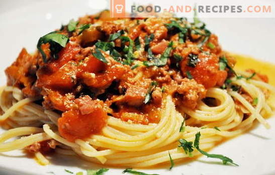 Spaghetti à la viande - Des pâtes italiennes à la russe! Recettes de spaghettis avec viande et fromage, champignons, crème, tomates