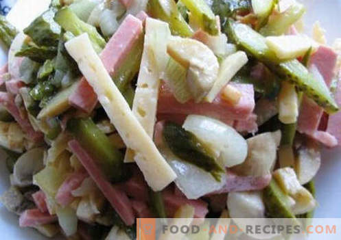 Salade à la saucisse bouillie - cinq meilleures recettes. Comment bien et savoureux salade cuite avec saucisse bouillie.