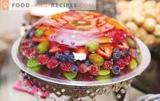 Les gelées de fruits sont un dessert facile pour ceux qui suivent leur silhouette. Une sélection de recettes de gelée de fruits simples et originales