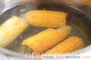 Comment faire cuire le maïs en épi dans une casserole