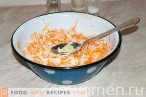 Salade de choux et carottes à l'ail, assaisonnée de vinaigre
