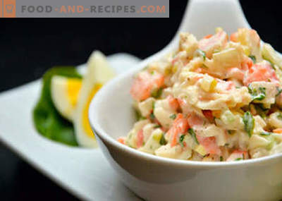 Salade avec des bâtonnets de chou, de maïs et de crabe - les meilleures recettes. Cuisson de salades à partir de bâtonnets de chou, de maïs et de crabe.