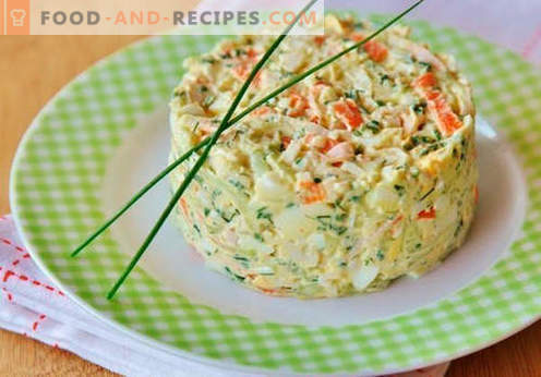 Salade de crabe avec des recettes de cuisine éprouvées au concombre. Comment faire cuire une salade de crabe avec du concombre.